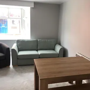 New Ground Floor 2 Bed Flat Close To The Apartment